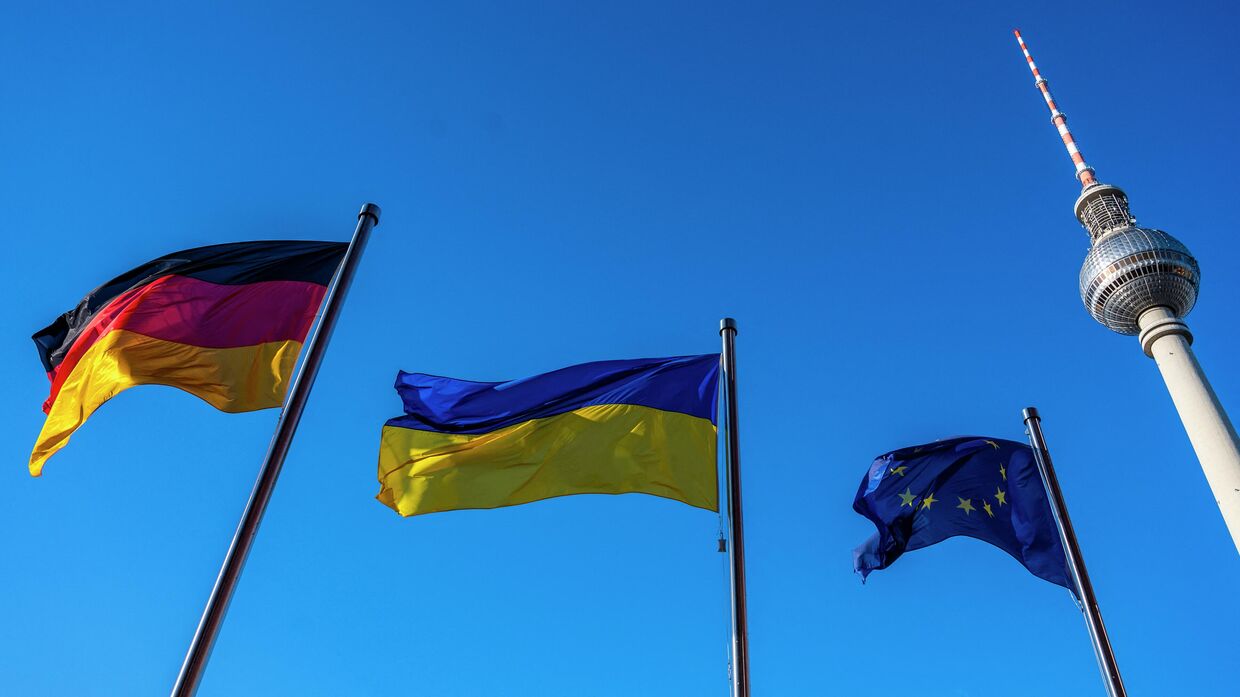Флаги Германии, Украины и Европейского Союза в Берлине