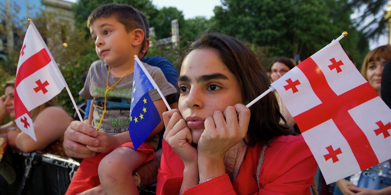 Грузия между разочарованием в связи с промедлением во вступлении в Евросоюз  и сближением с Россией (Al Jazeera, Катар) | 24.11.2023, ИноСМИ