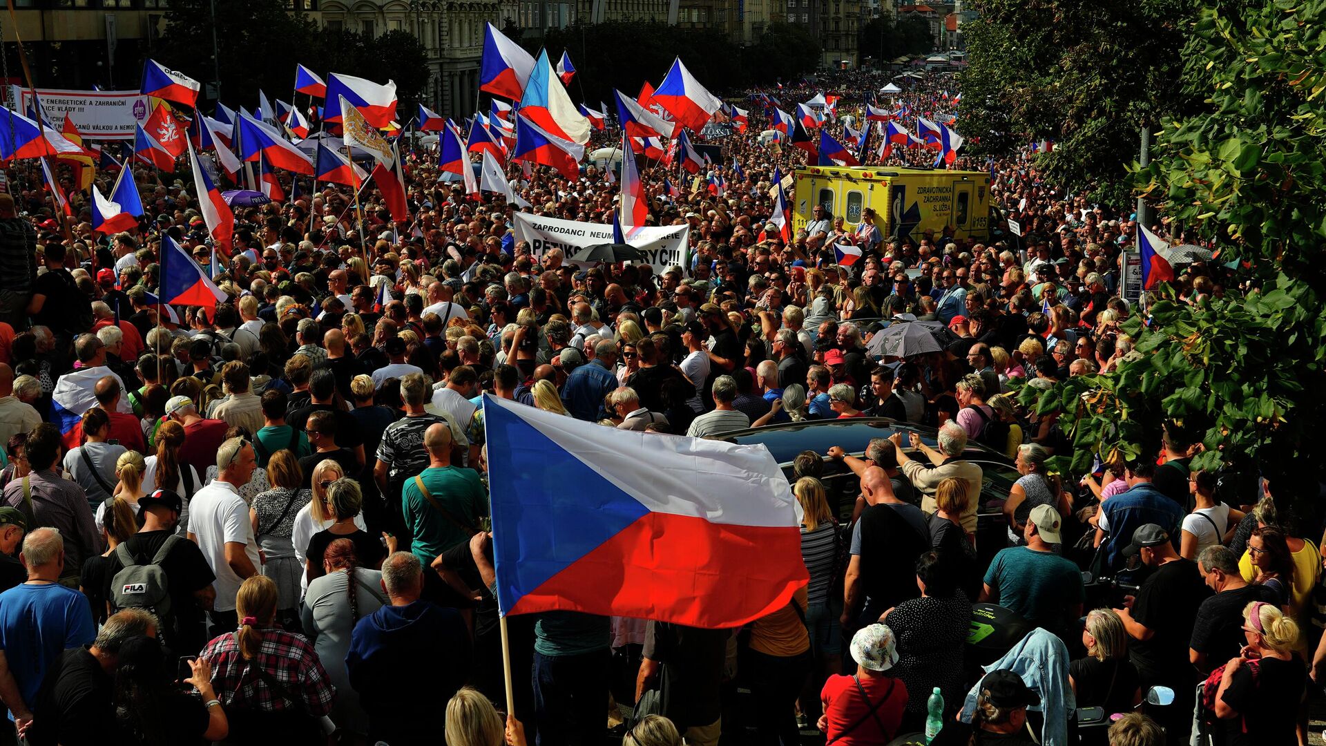 Антиправительственная демонстрация в Праге, Чехия. 3 сентября 2022 года. - ИноСМИ, 1920, 28.09.2022