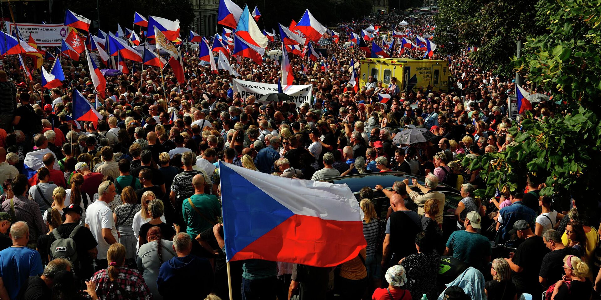 Антиправительственная демонстрация в Праге, Чехия. 3 сентября 2022 года. - ИноСМИ, 1920, 28.09.2022