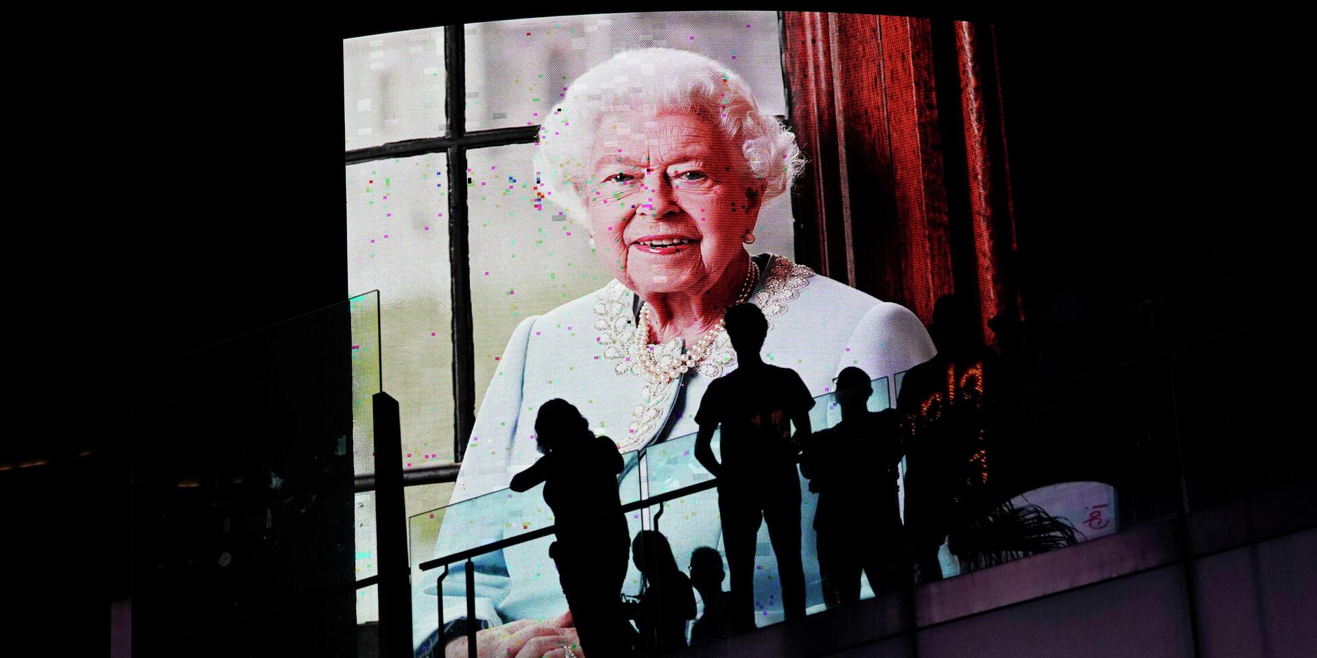 Изображение королевы Великобритании Елизаветы II в Лас-Вегасе, США. 8 сентября 2022 года - ИноСМИ, 1920, 09.09.2022