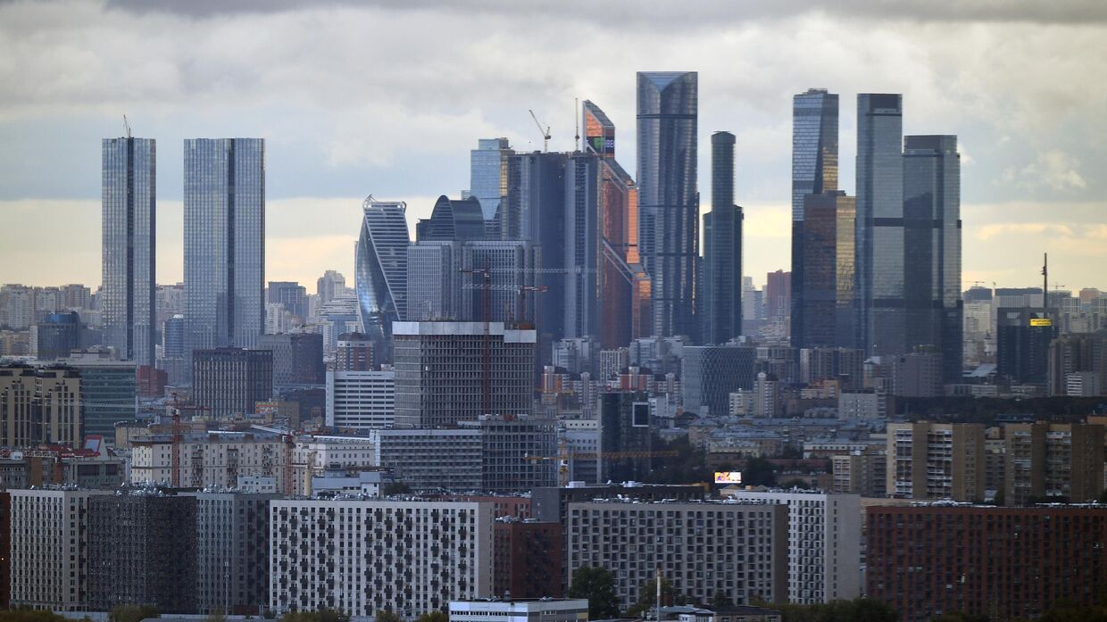 Вид на небоскребы делового центра Москва-сити