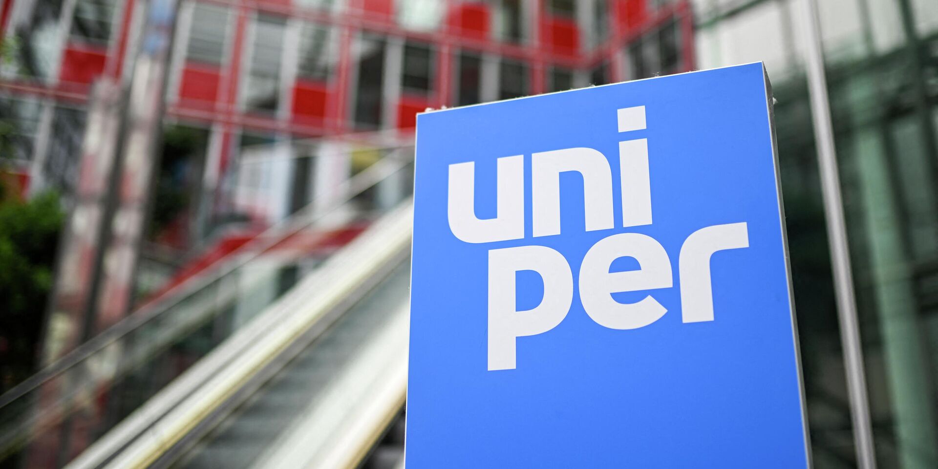 Логотип компании Uniper в вестибюле штаб-квартиры компании в Дюссельдорфе, Германия. - ИноСМИ, 1920, 16.09.2022