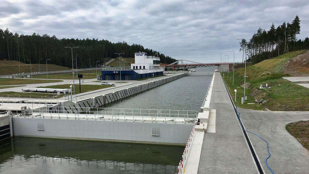 Канал через Вислинскую косу, Польша. 24 июля 2022 года