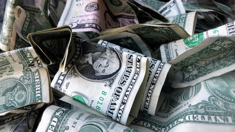 Денежные купюры долларов США