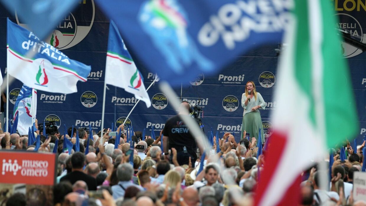 Лидер правоцентристской партии Братья Италии Джорджия Мелони выступает на митинге в Анконе, Италия. 23 августа 2022 года.