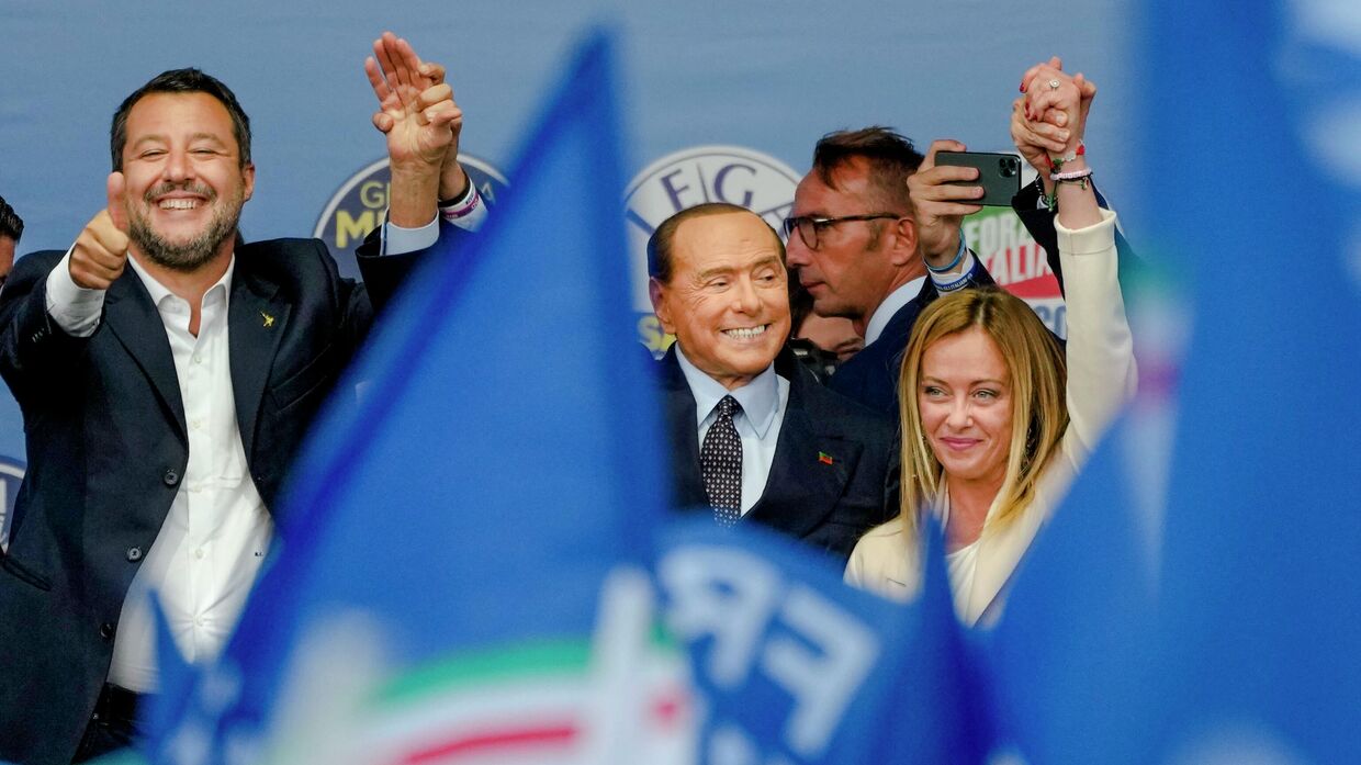 Маттео Сальвини, Сильвио Берлускони и Джорджиа Мелони во время митинга в Риме, Италия. 22 сентября 2022 года.