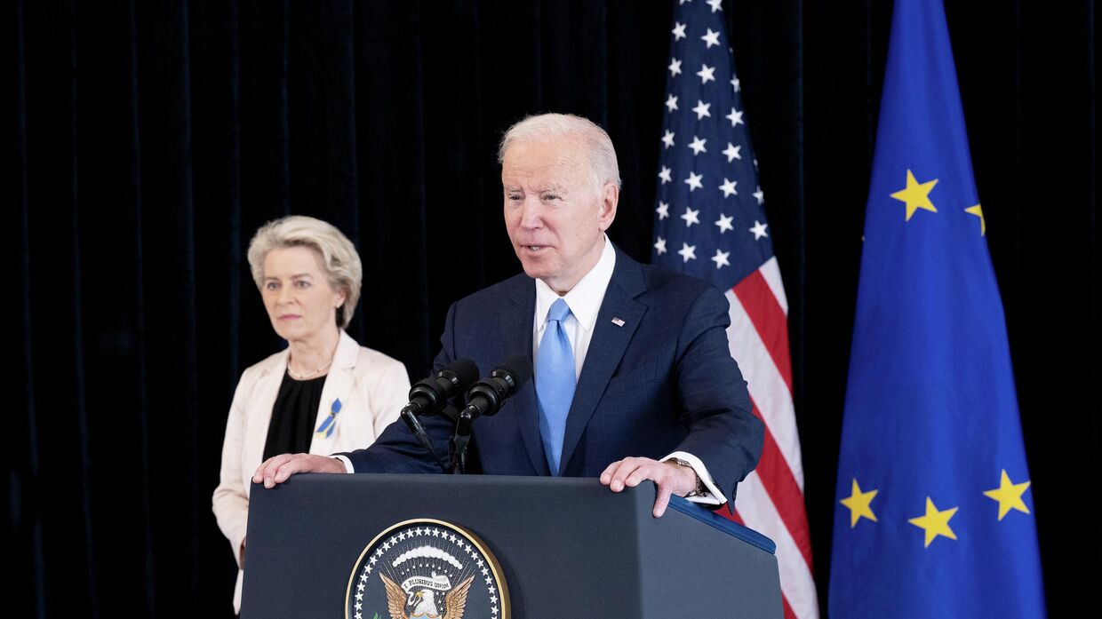 Президент США Джо Байден и председатель Европейской комиссии Урсула фон дер Ляйен в Брюсселе, 25 марта 2022 года.
