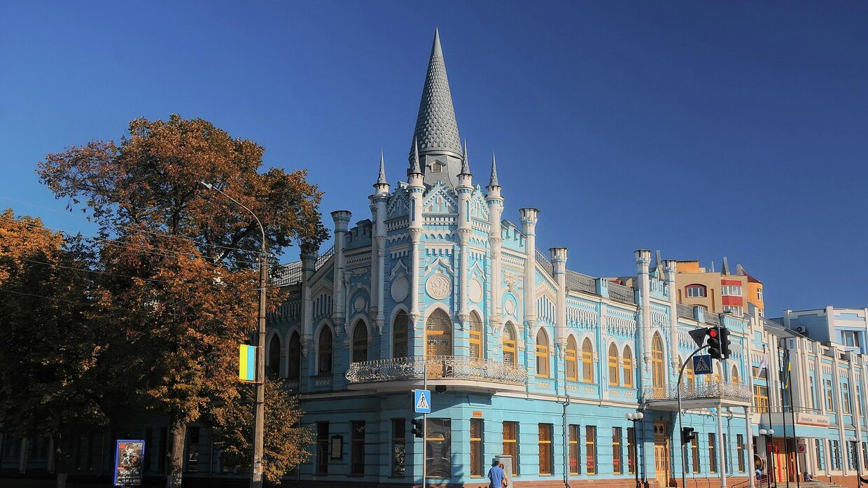 Здание бывшей гостиницы Славянская в Черкассах, Украина
