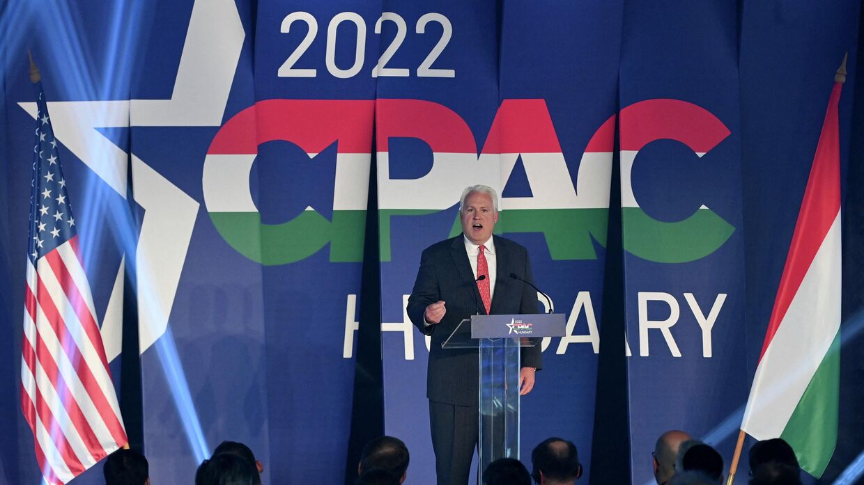 Председатель Американского консервативного союза Мэтт Шлапп выступает в Будапеште, Венгрия, 19 мая 2022 года