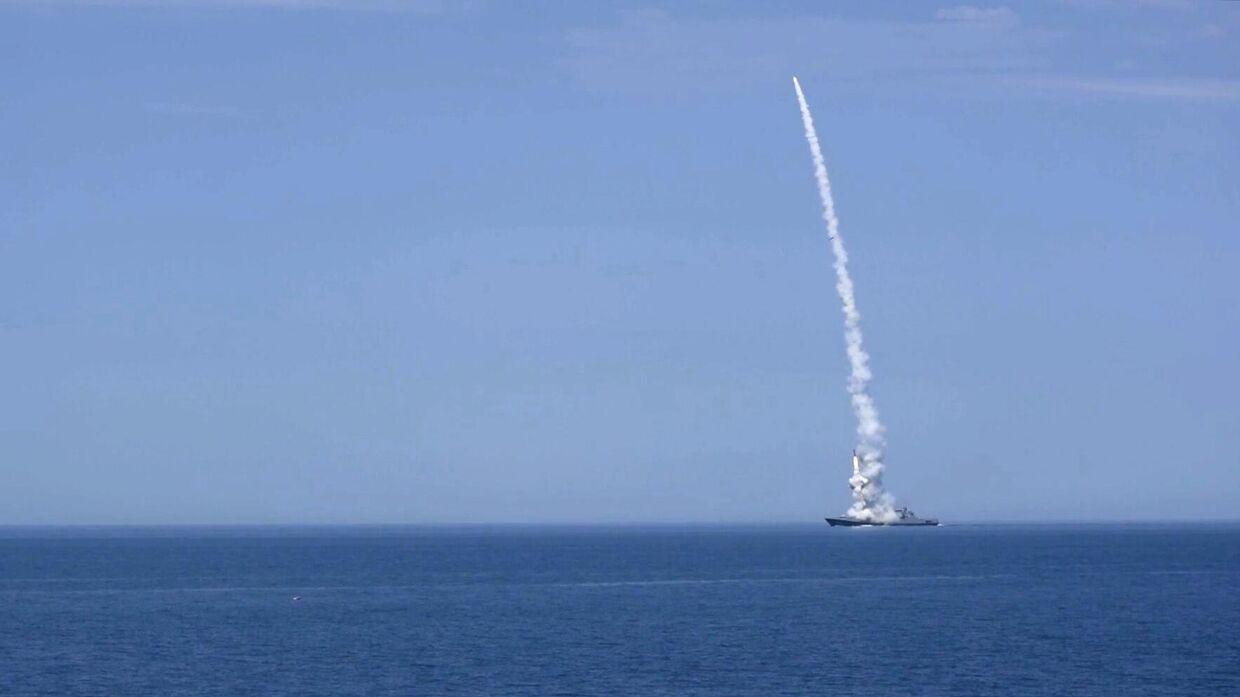 Пуски ракет по украинским объектам военного управления , связи и энергетики