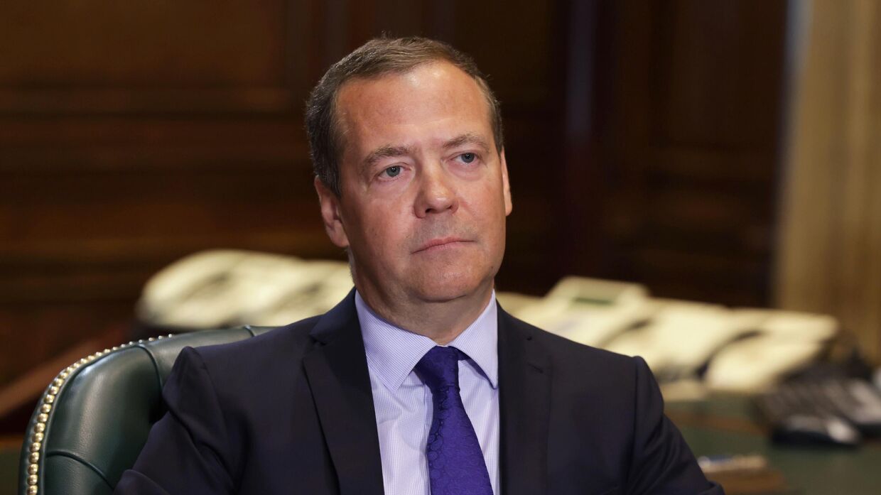 Зампред Совбеза РФ Д. Медведев дал интервью французскому телеканалу LCI