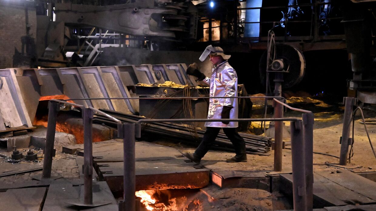 Завод металлургической компании АрселорМиттал Кривой Рог в городе Кривой Рог, Украина