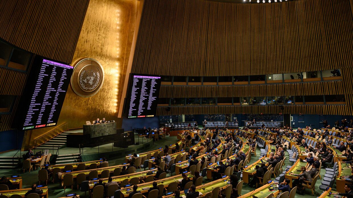 Результаты голосования во время экстренного заседания Генеральной Ассамблеи ООН в штаб-квартире ООН в Нью-Йорке, 12 октября 2022 года