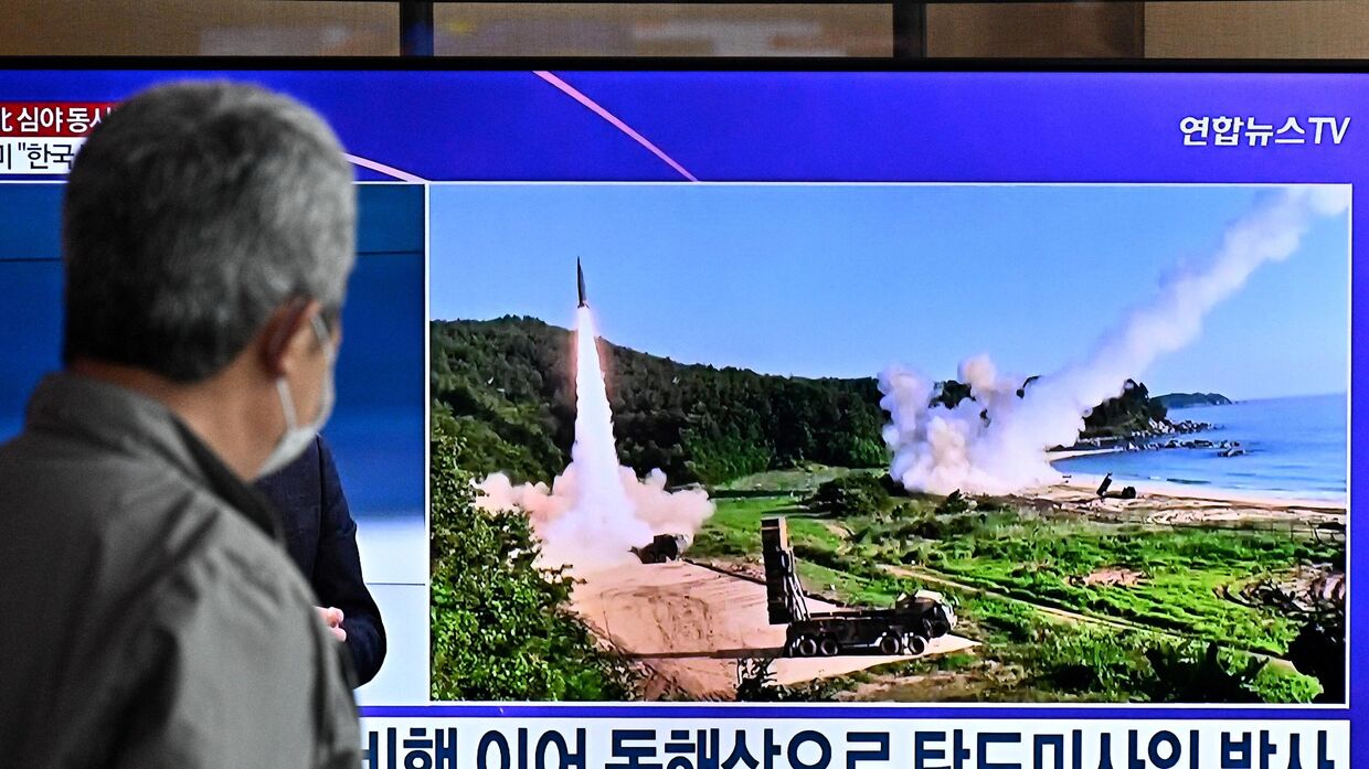 Новостной сюжет о северокорейских ракетных испытаниях в Сеуле, 14 октября 2022 года