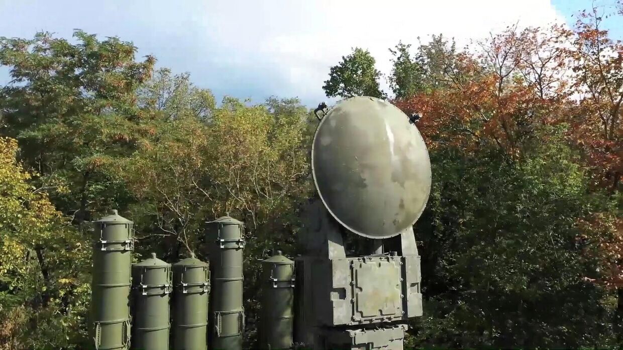 Работа российских оперативно-тактических ракетных комплексов (ОТРК) ЗРС С-300
