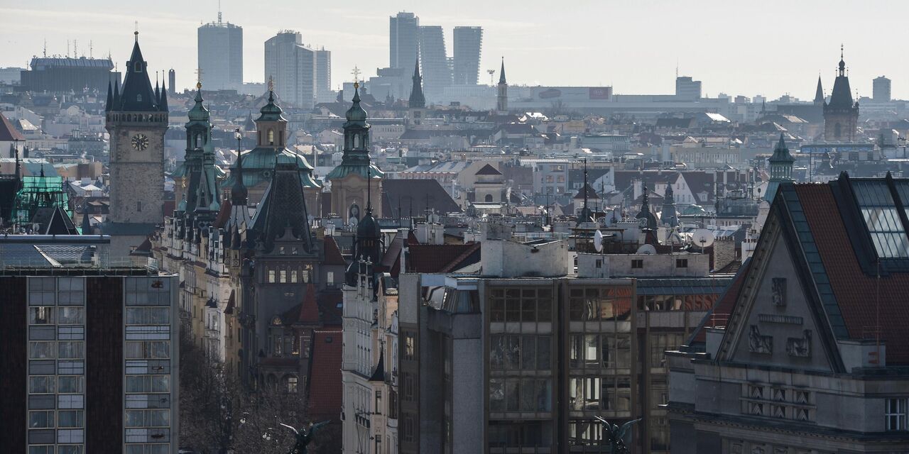 Насмешки, плевки в тетрадь и российский гимн на переменах. Украинские дети  подвергаются в Чехии травле | 31.10.2022, ИноСМИ