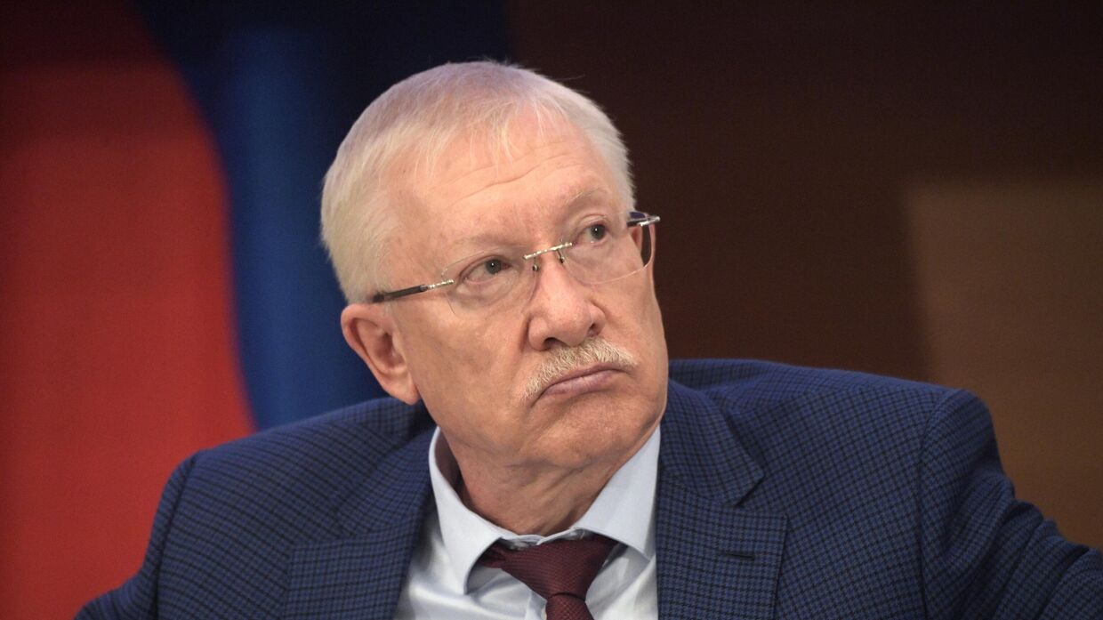 Депутат Олег Морозов