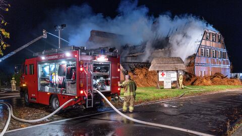 Пожар в отеле в общине Гросс-Штрёмкендорф, где были размещены беженцы из Украины. 20 октября 2022