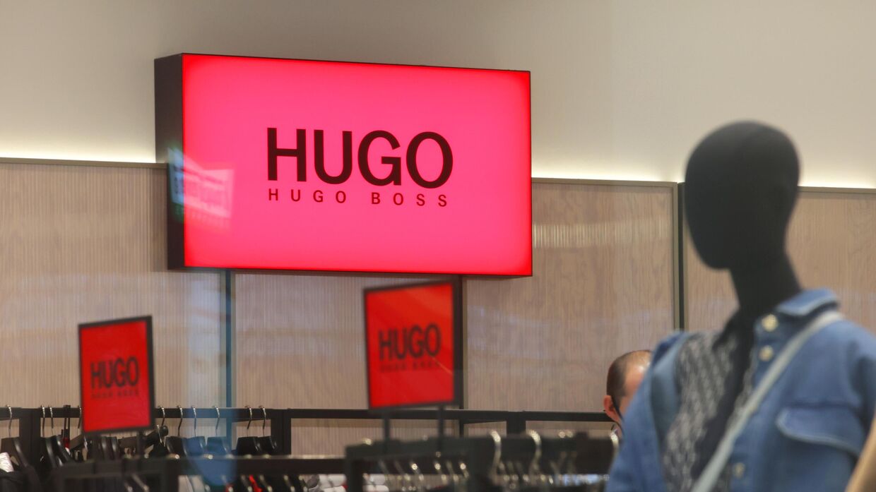 Закрытый магазин одежды Hugo Boss в ТЦ Авиапарк в Москве