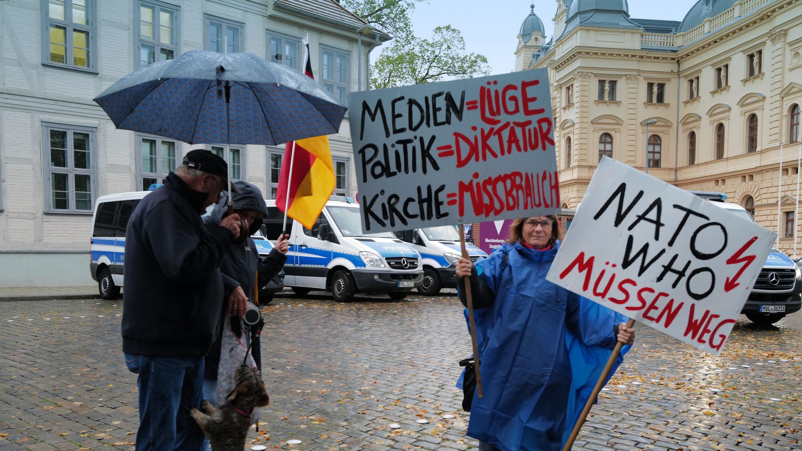 Европа против украины. Протесты в Германии. Митинги в ФРГ. Протесты в Германии 2022. Протесты против мигрантов в Германии.