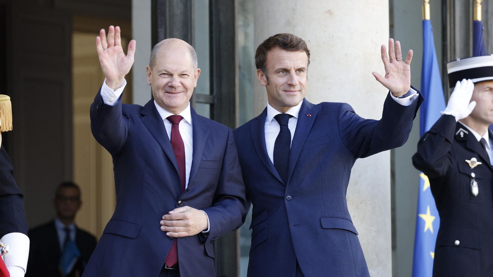 Президент Франции Эммануэль Макрон и канцлер Германии Олаф Шольц в Париже, 26 октября 2022 года - ИноСМИ, 1920, 28.10.2022