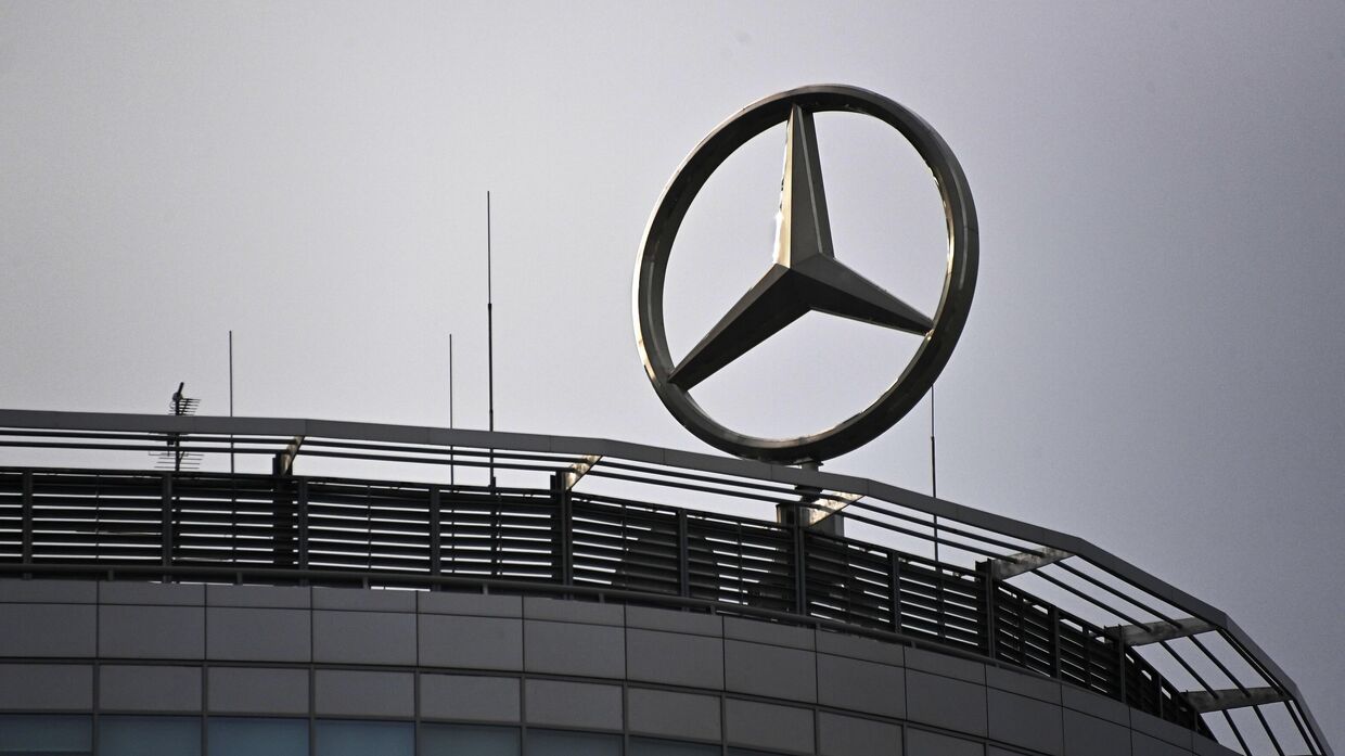 Дилерские центры Mercedes-Benz, Nissan и Kia в Москве
