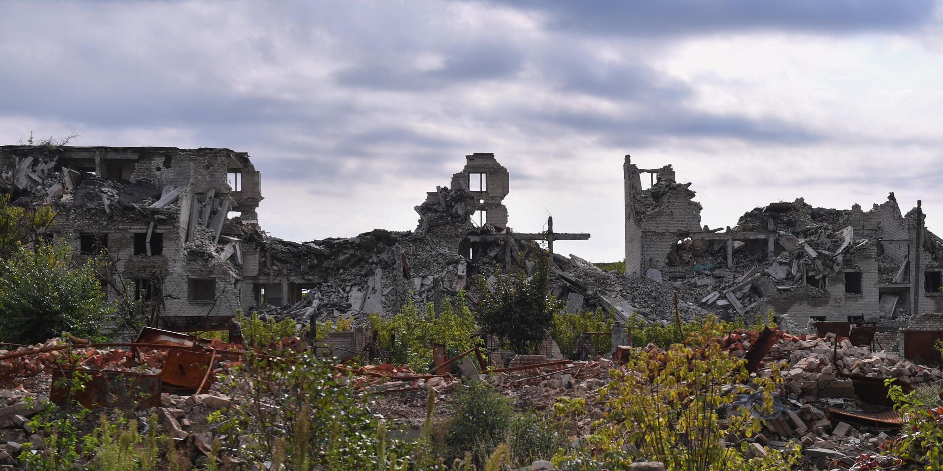 Разрушенные дома на окраине Рубежного - ИноСМИ, 1920, 29.10.2022