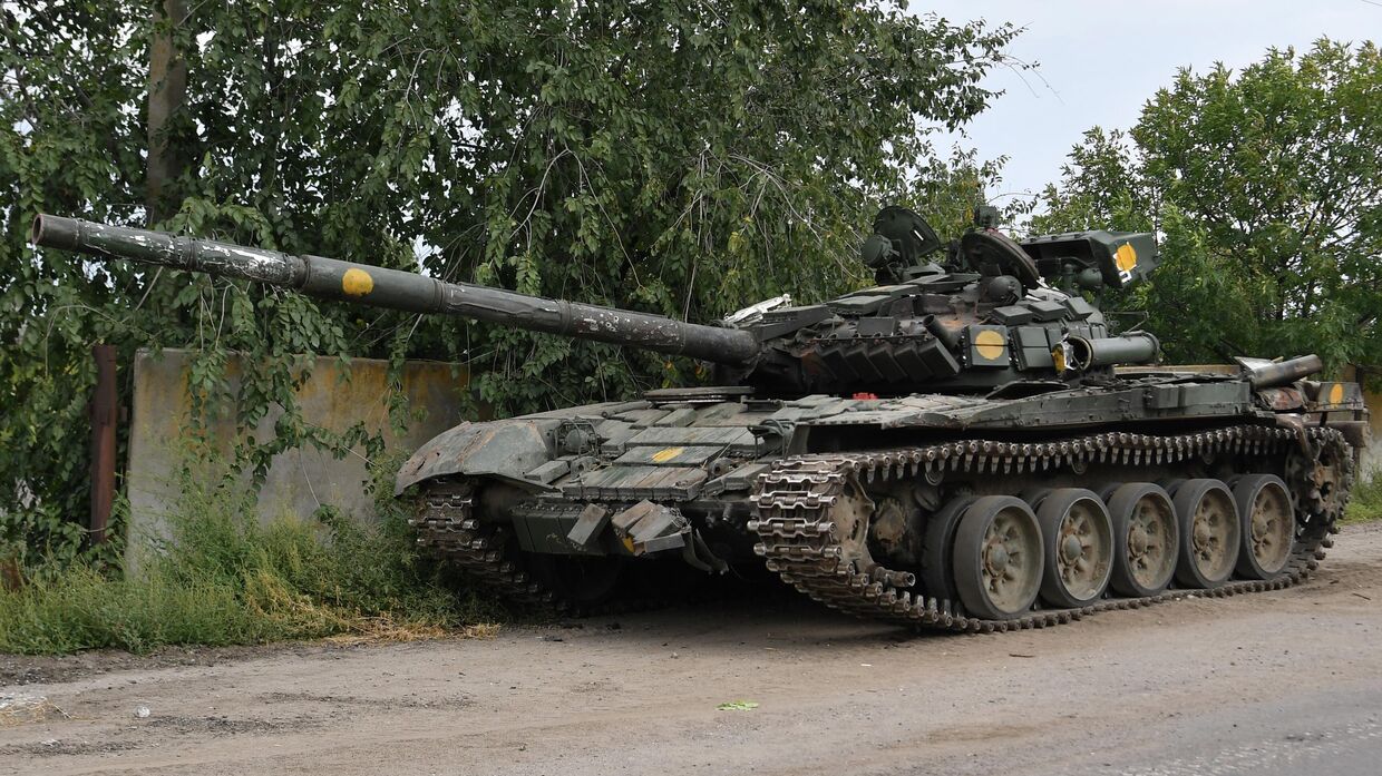 Вооруженные силы РФ подбили танк Т-72 ВСУ