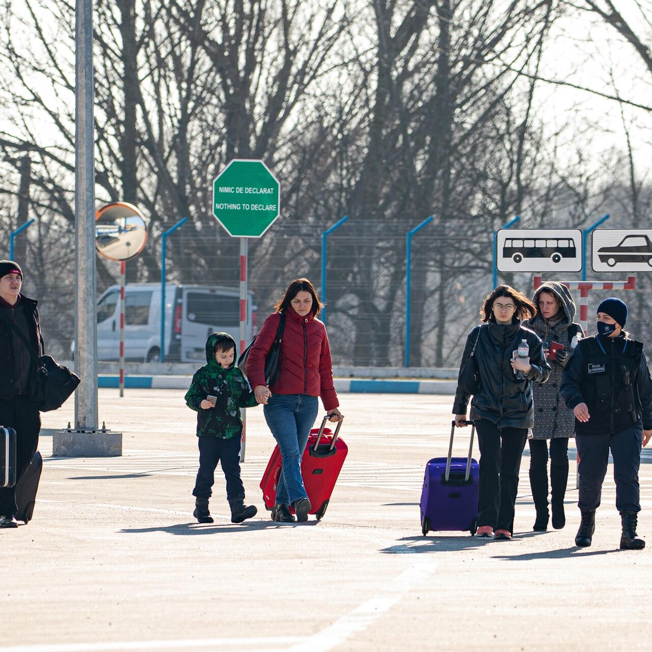 Холод в спальне, очередь к врачу на год, косметология. Что не нравится  украинским беженцам в Британии (Страна.ua, Украина) | 13.02.2023, ИноСМИ