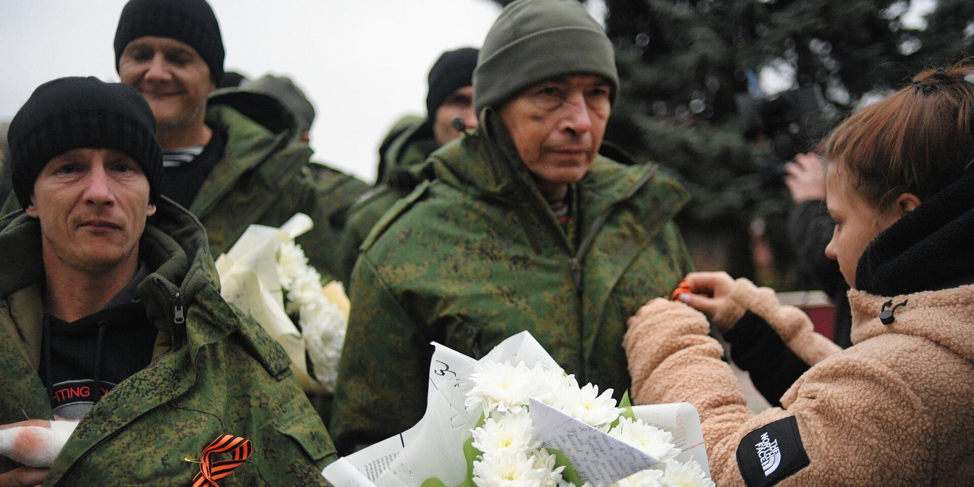 В ДНР встретили освобожденных из украинского плена военнослужащих - ИноСМИ, 1920, 14.11.2022