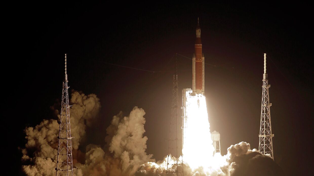 Старт ракеты в рамках миссии Артемида-1 на мысе Канаверал, штат Флорида. 16 ноября 2022 года