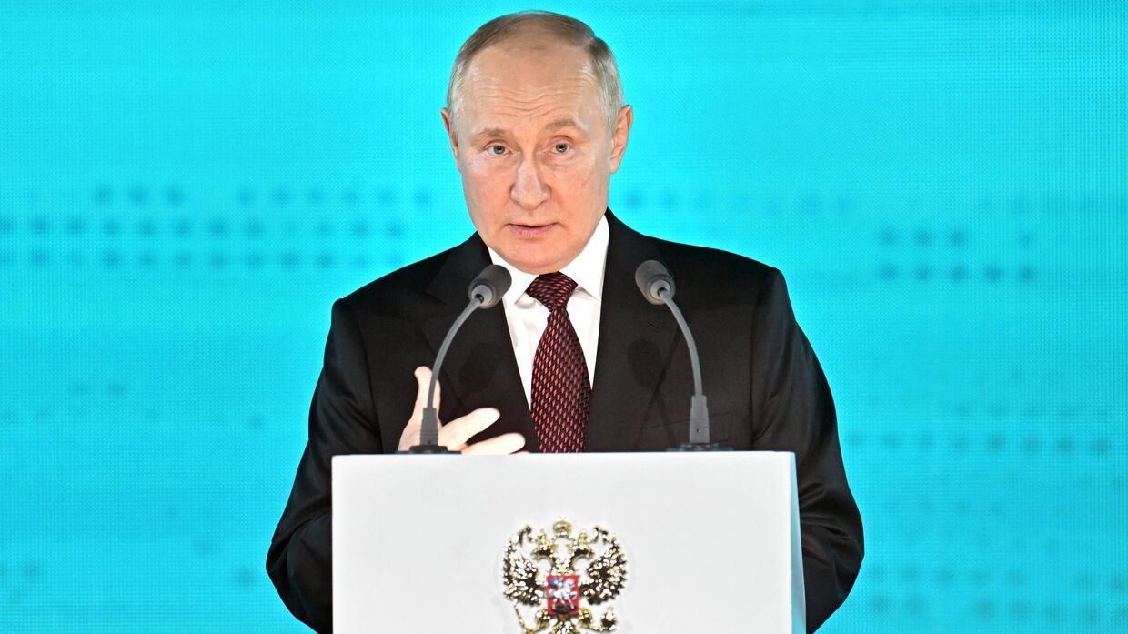 Президент РФ В. Путин принял участие в мероприятиях, посвященных 15-летию корпорации Ростех