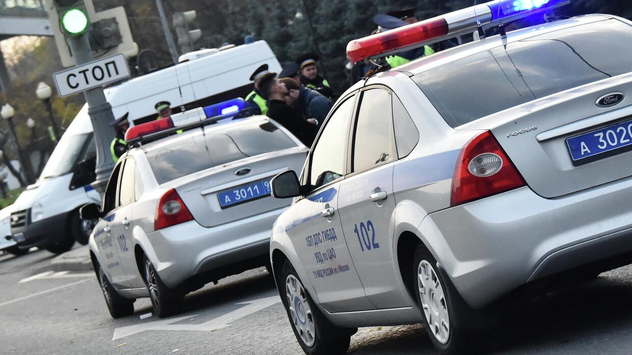 Автомобили полиции на месте дорожно-транспортного происшествия