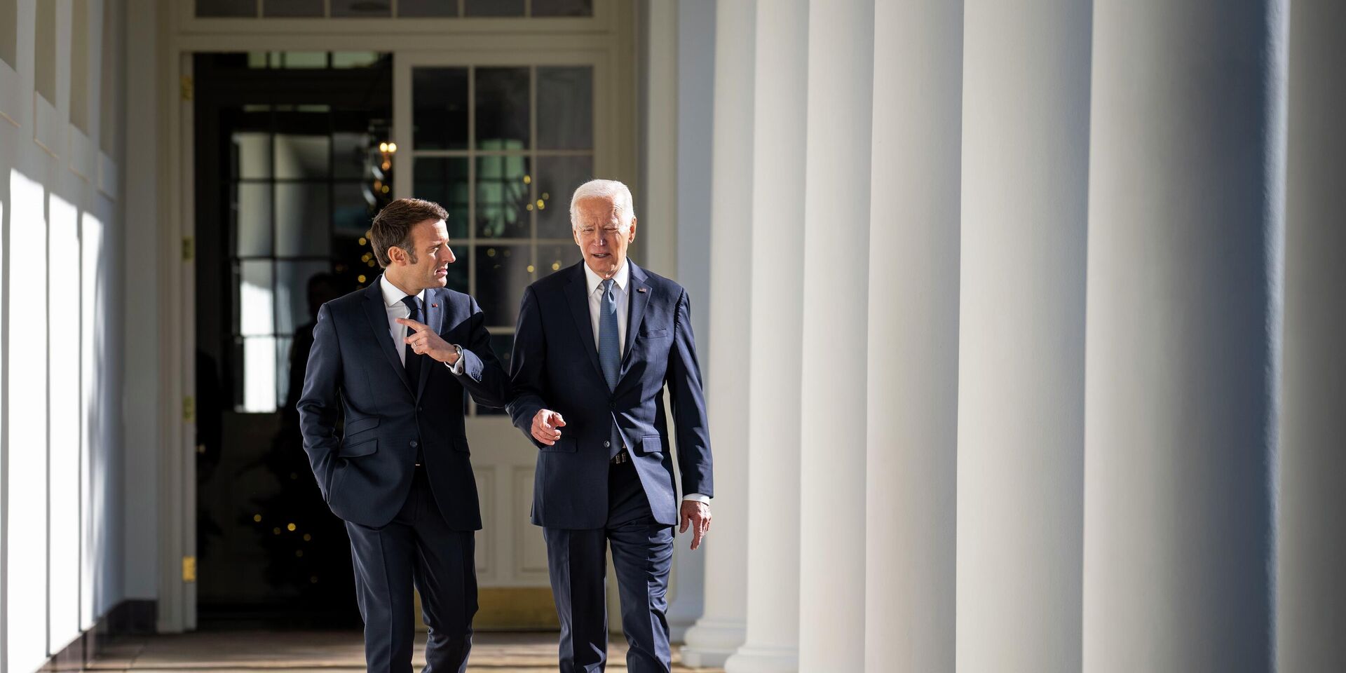 Президент США Джо Байден и президент Франции Эммануэль Макрон во время встречи в Белом доме в Вашингтоне - ИноСМИ, 1920, 05.12.2022