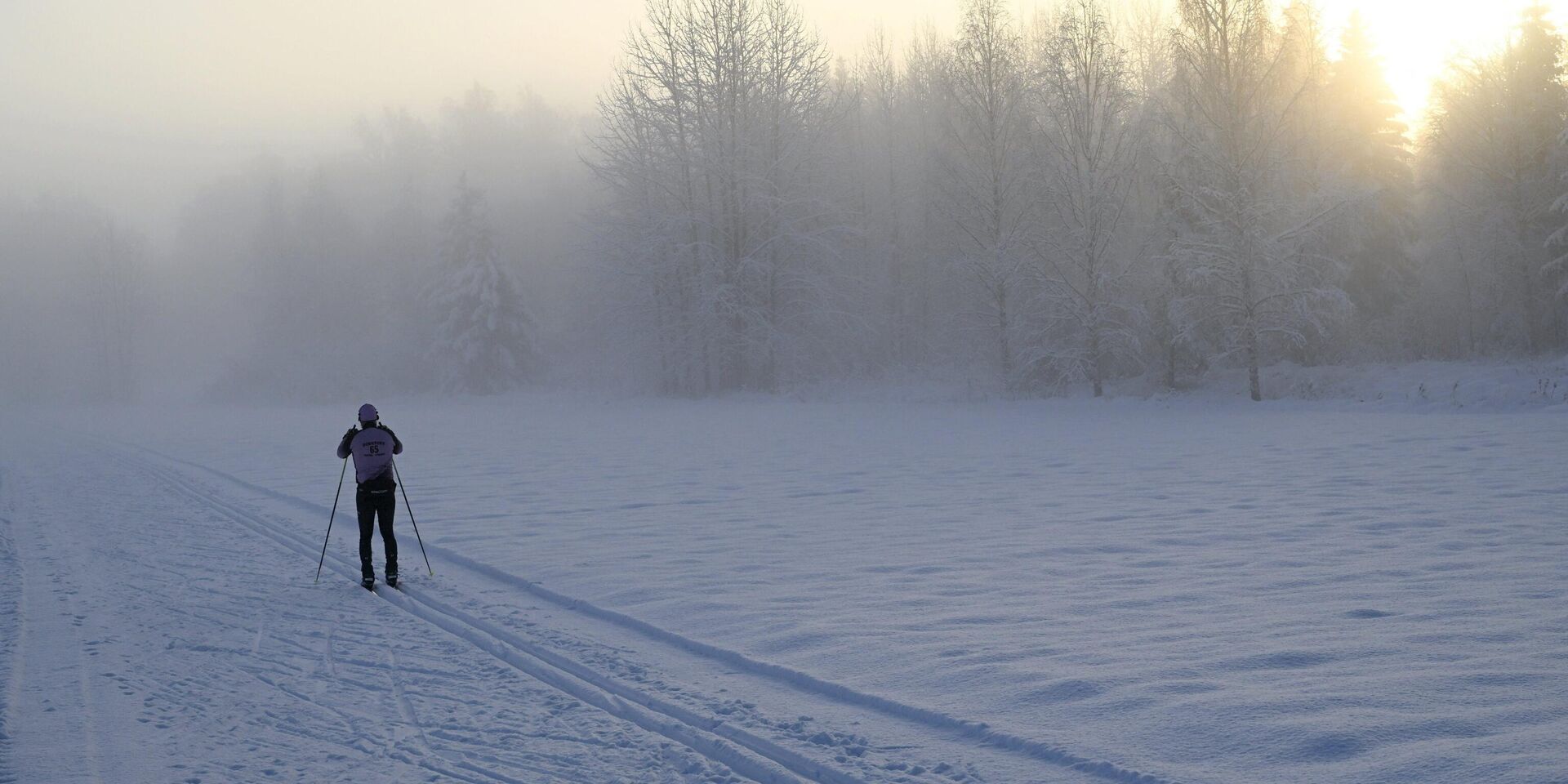 Лыжник на лыжной трассе в Вантаа, Финляндия - ИноСМИ, 1920, 12.12.2022