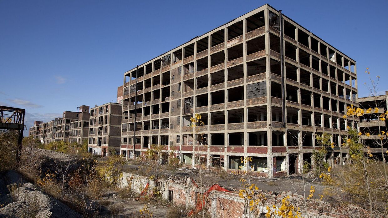 Заброшенный автомобильный завод в Детройте, США