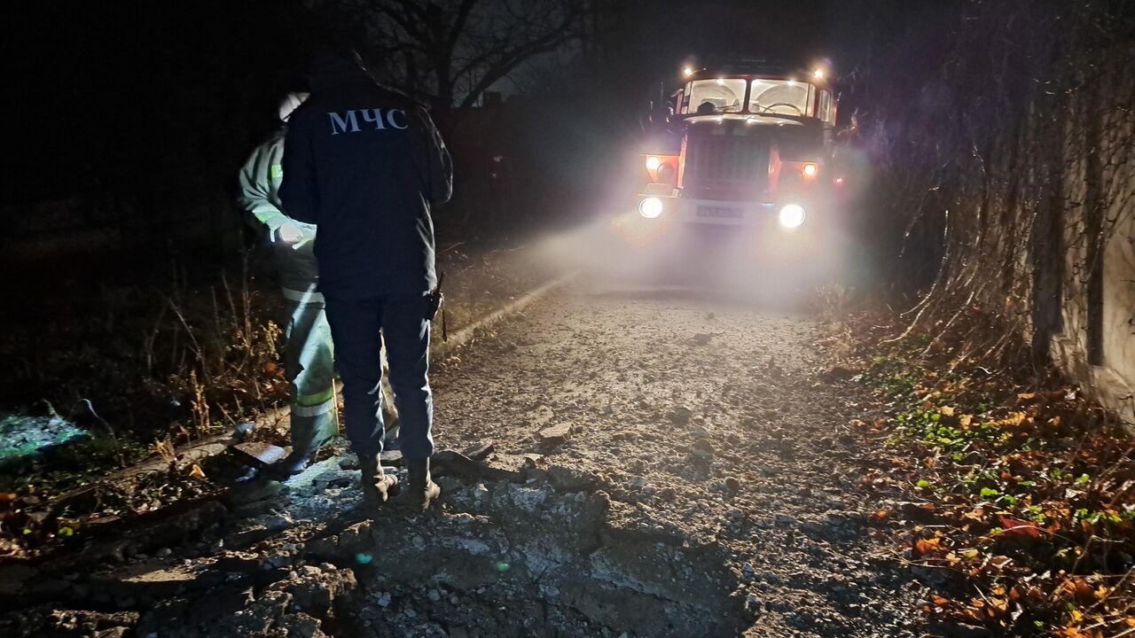 Прямые попадания в вуз и в многоквартирный дом зафиксированы при обстреле  центра Донецка | 17.12.2022, ИноСМИ