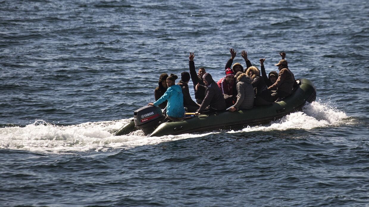 Судно с нелегальными мигрантами было задержано при попытке пересечь Альборанское море