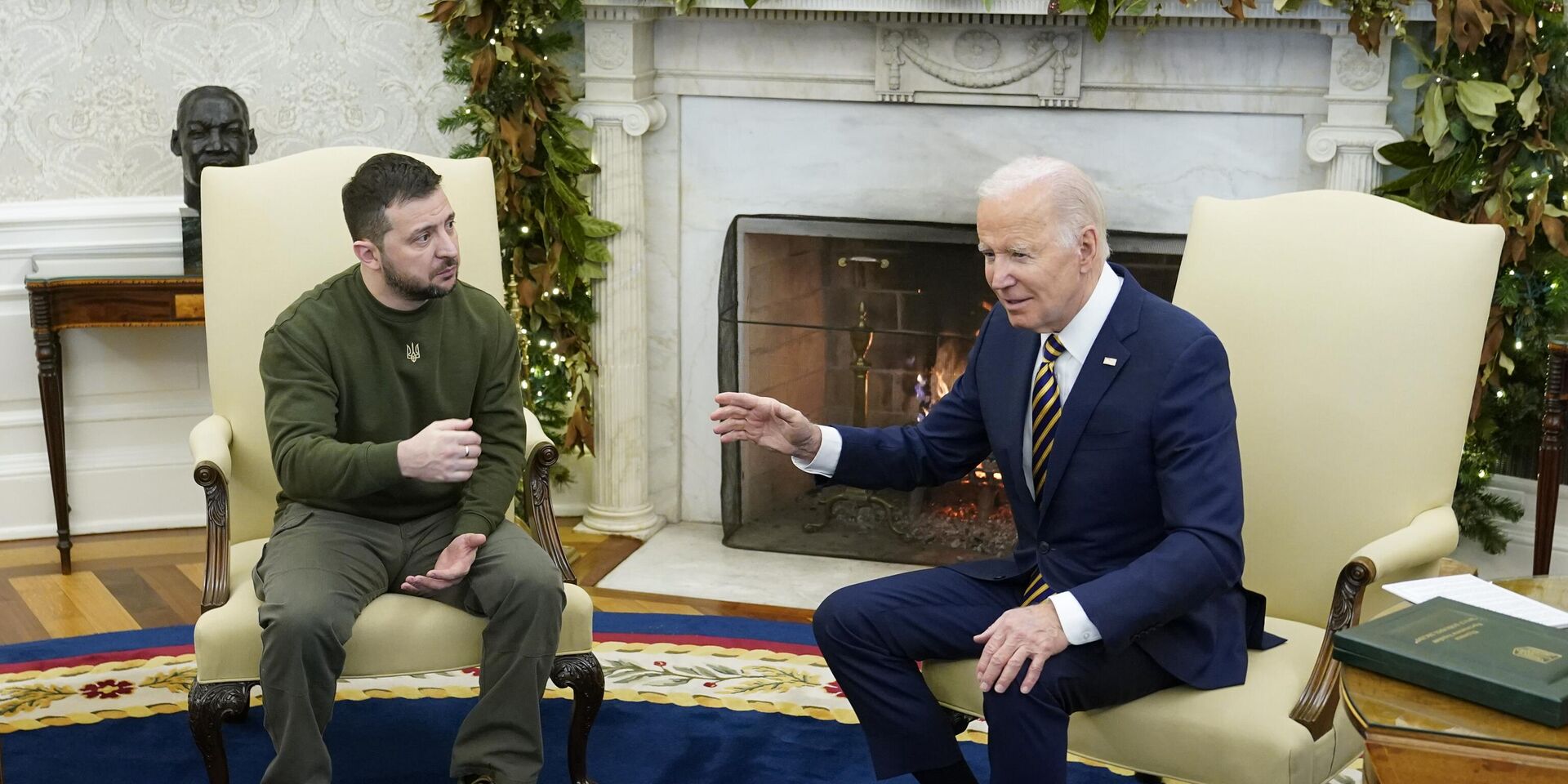 Президент США Джо Байден и президент Украины Владимир Зеленский во время встречи в Белом доме в Вашингтоне. 21 декабря 2022 года - ИноСМИ, 1920, 22.12.2022