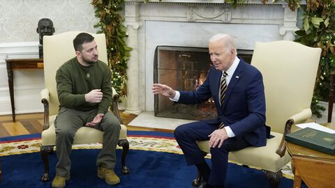 Президент США Джо Байден и президент Украины Владимир Зеленский во время встречи в Белом доме в Вашингтоне. 21 декабря 2022 года