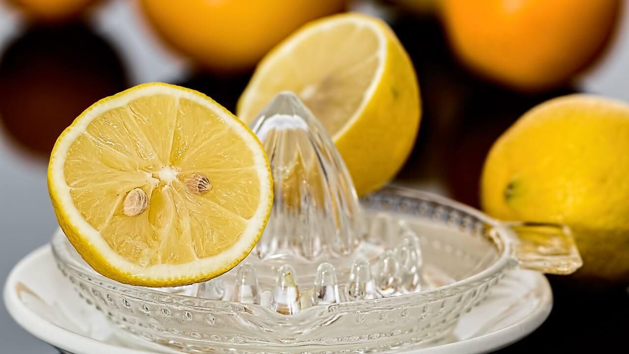 Лимоны: польза и вред для организма мужчин, женщин, детей