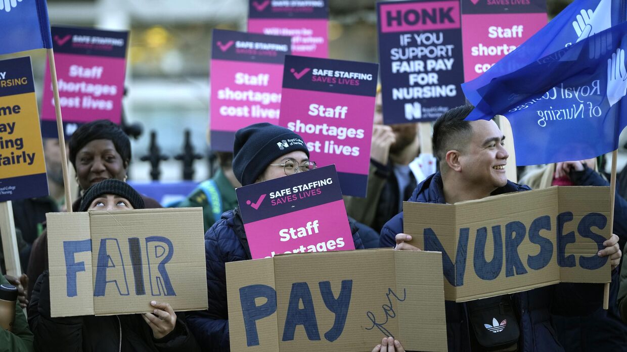 Участники забастовки медсестер в Лондоне, Великобритания. 20 декабря 2022 года