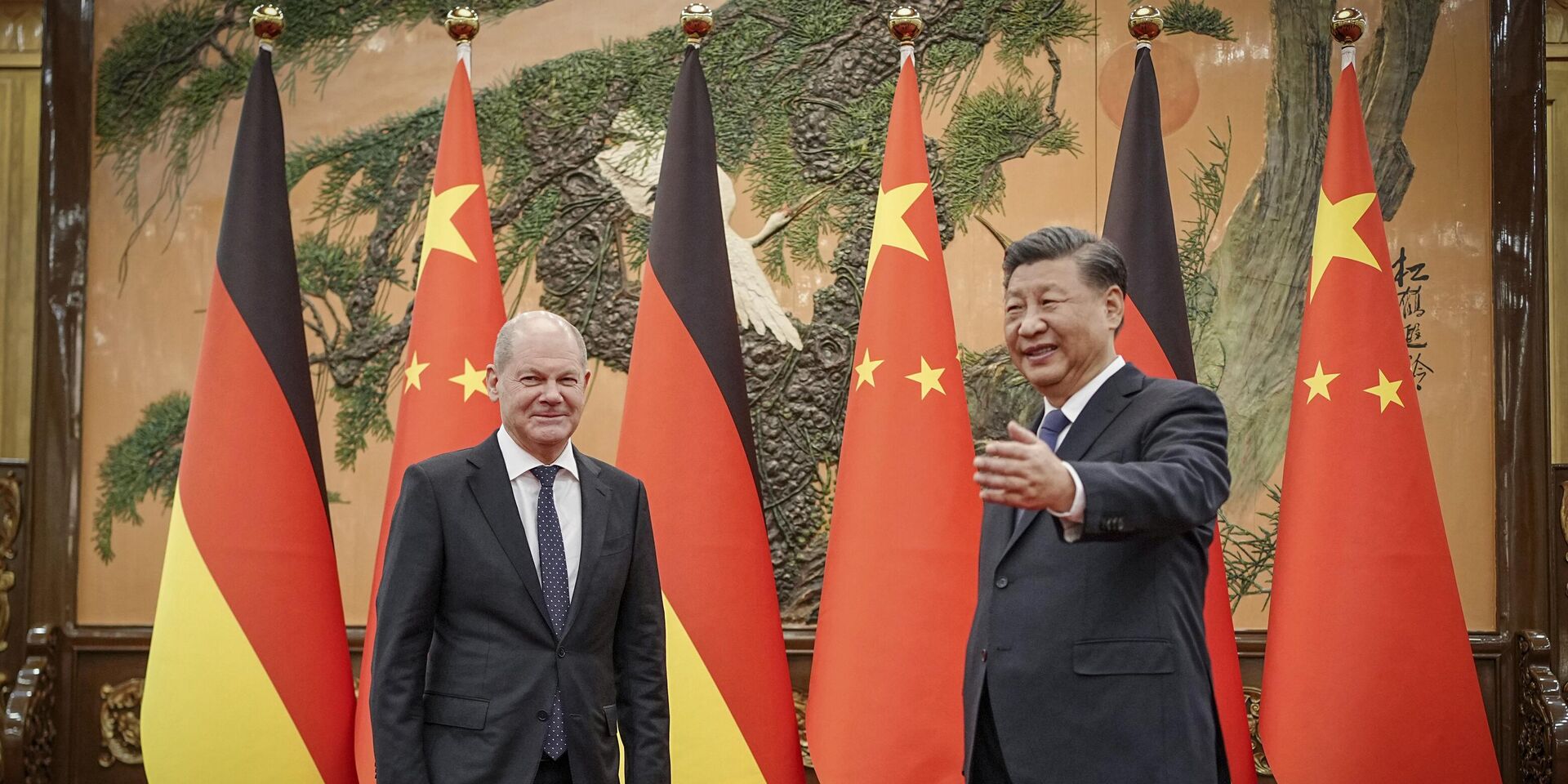 Председатель КНР Си Цзиньпин и канцлер Германии Олаф Шольц во время встречи в Пекине. 4 ноября 2022 года - ИноСМИ, 1920, 26.12.2022