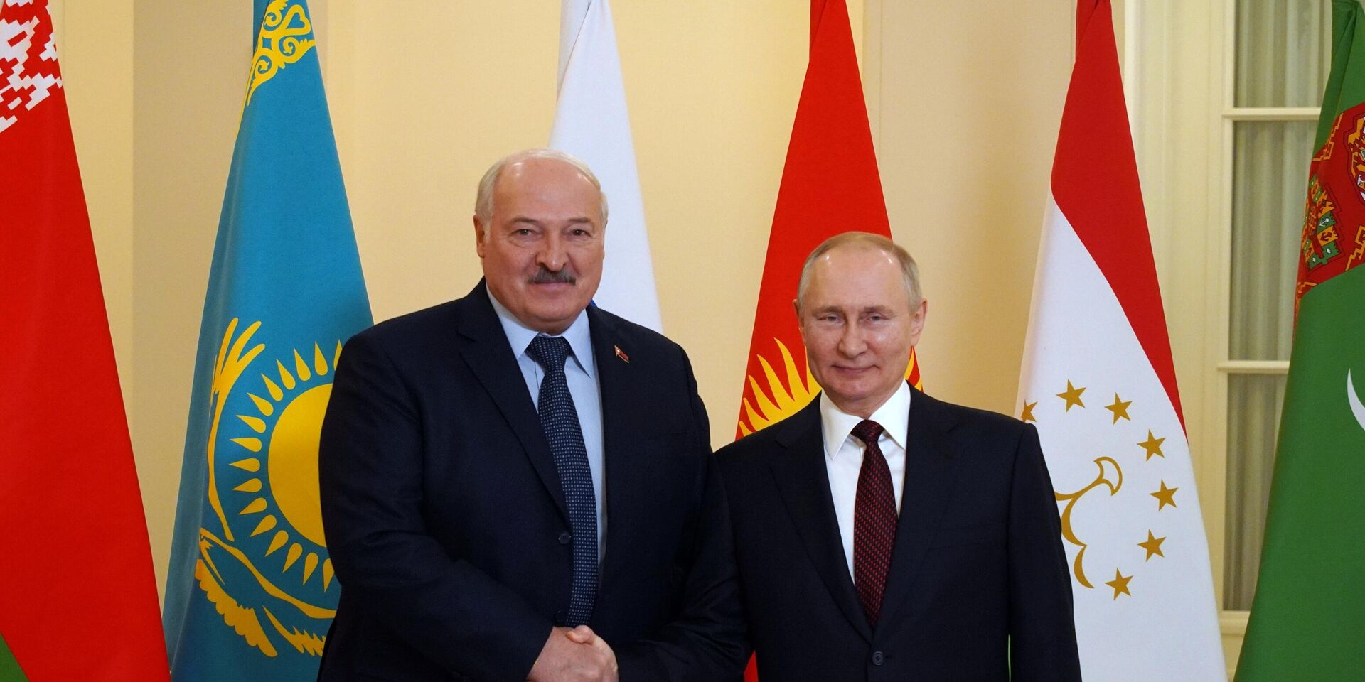 Президент РФ Владимир Путин и президент Белоруссии Александр Лукашенко - ИноСМИ, 1920, 17.08.2023