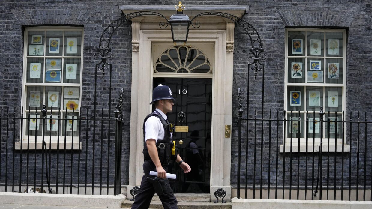 Даунинг-стрит, 10 — официальная резиденция премьер-министра Великобритании в Лондоне