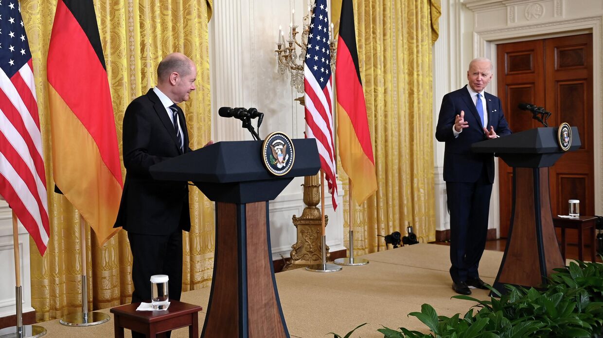 Президент США Джо Байден и канцлер Германии Олаф Шольц во время совместной пресс-конференции в Вашингтоне. 7 февраля 2022 года