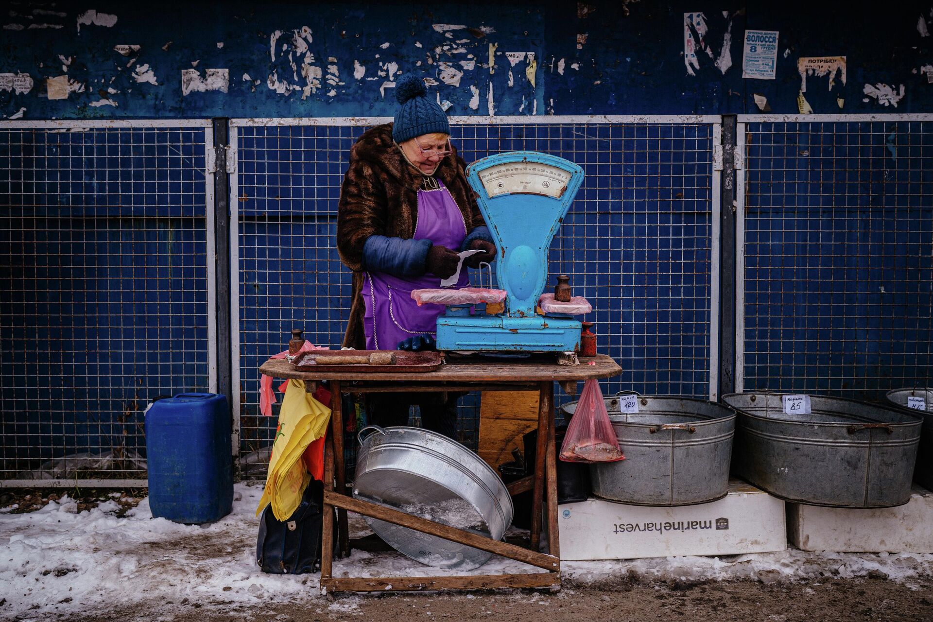 Уличная торговля в городе Бородянка, к северо-западу от Киева, Украина. Архивная фотография - ИноСМИ, 1920, 31.03.2026