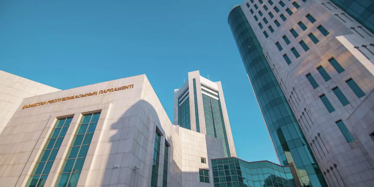 Здания парламента Казахстана в Астане Здания парламента Казахстана в Астане