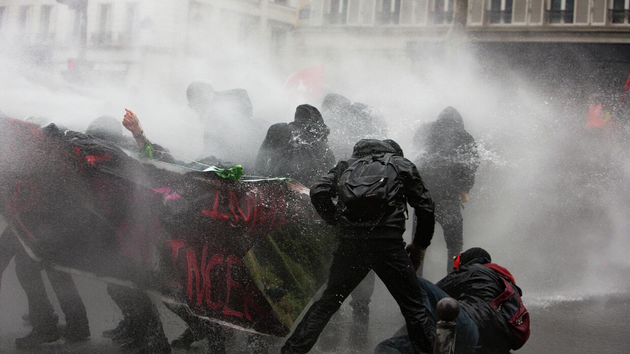 Всеобщая забастовка госслужащих во Франции